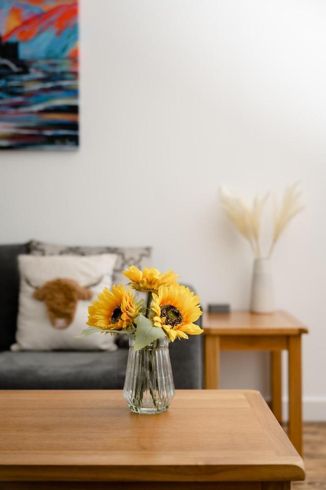 Ness Riverfront Holiday Home - City Centre Inverness Ngoại thất bức ảnh