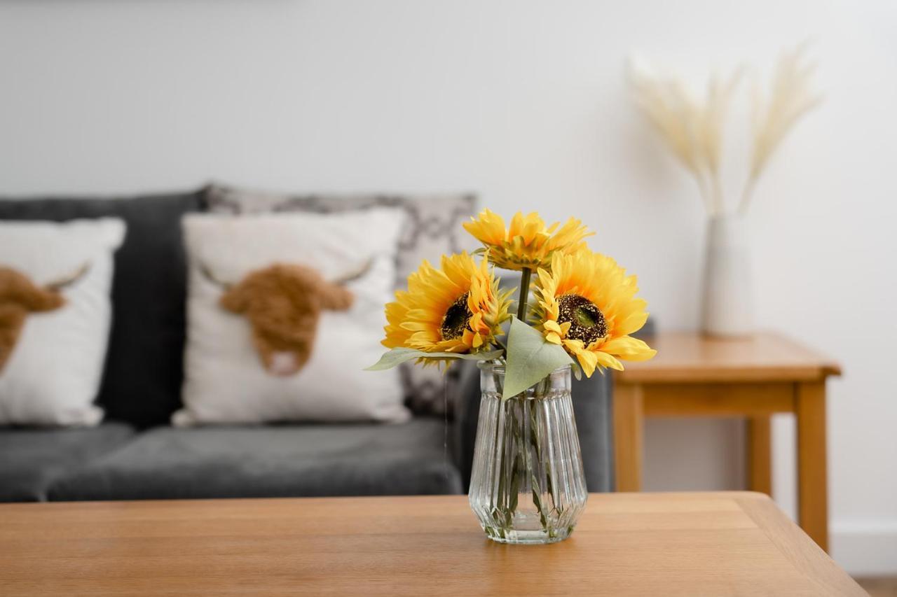 Ness Riverfront Holiday Home - City Centre Inverness Ngoại thất bức ảnh