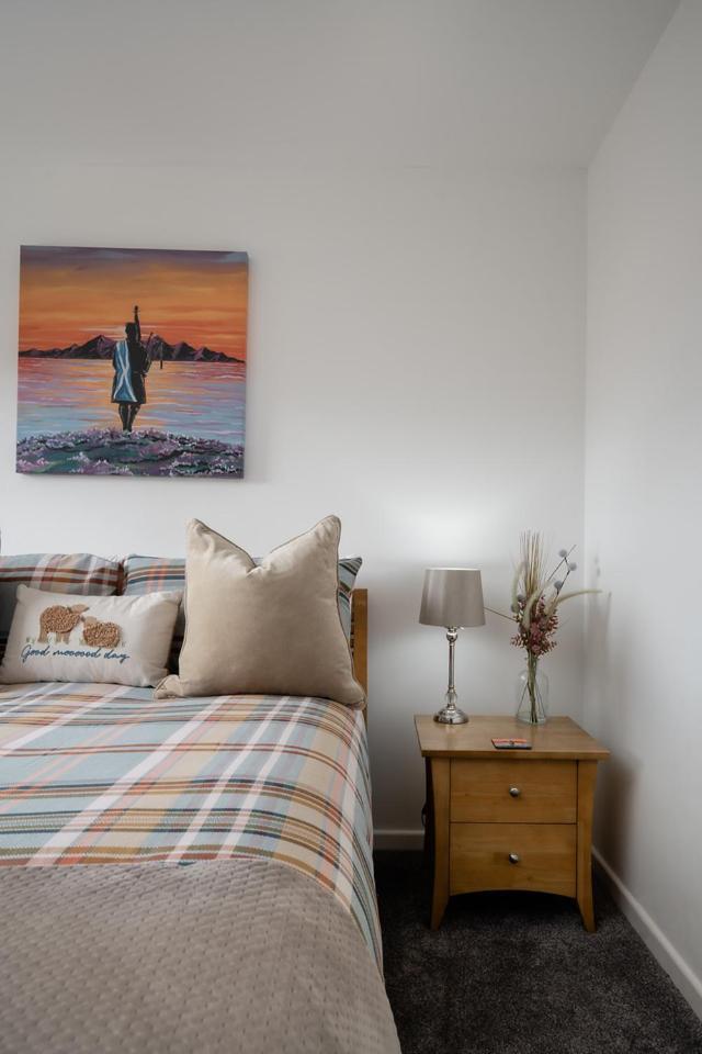 Ness Riverfront Holiday Home - City Centre Inverness Ngoại thất bức ảnh